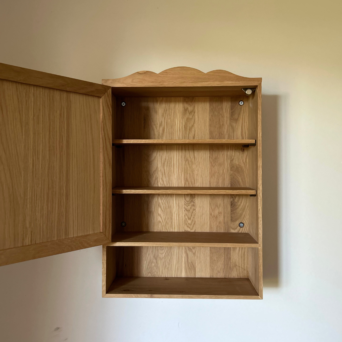Petite Cabinet