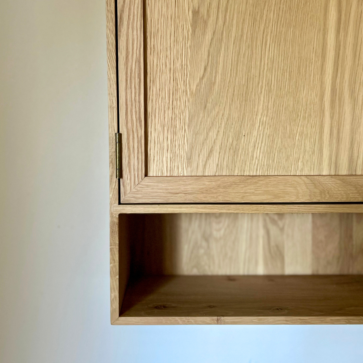 Petite Cabinet