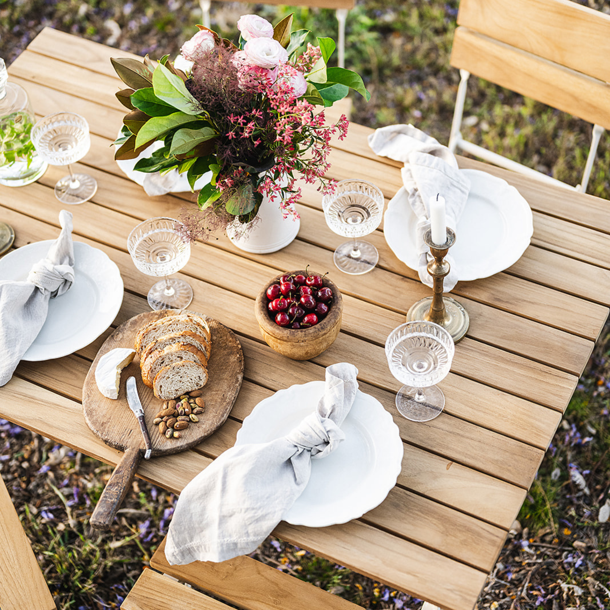 Jolie Outdoor Table