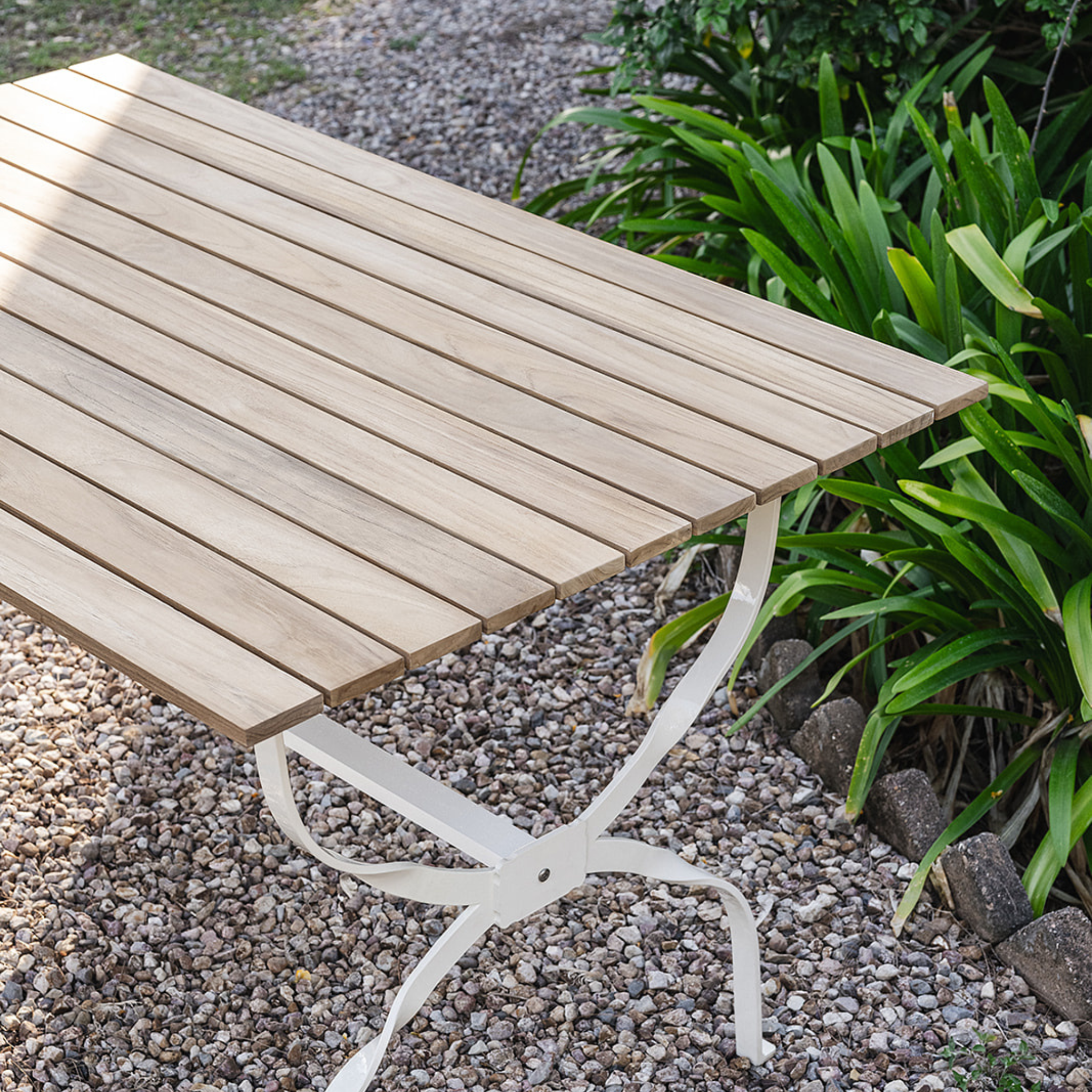 Jolie Outdoor Table